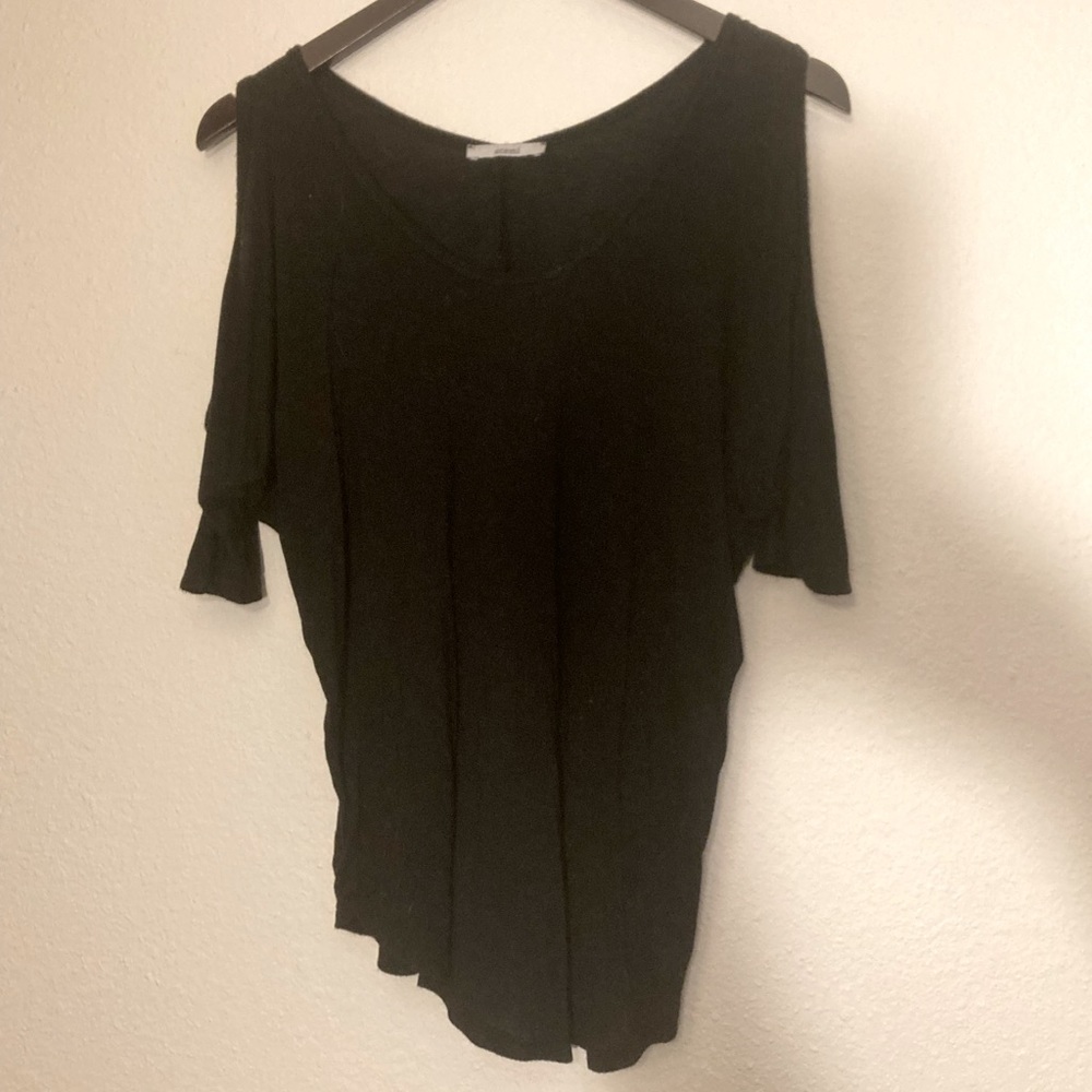 Black loose cold shoulder blouse